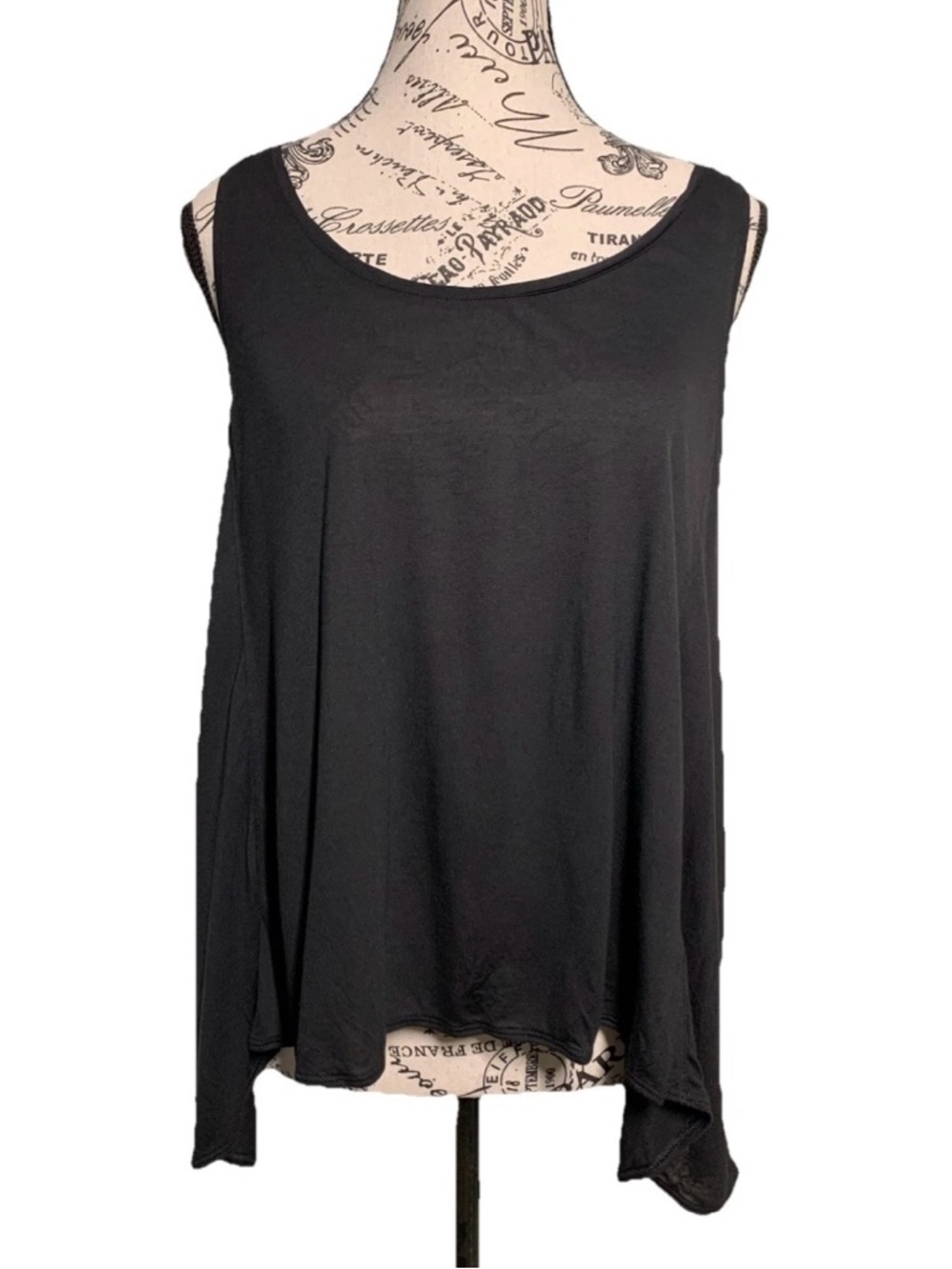 NWT Victoria’s Secret  Black Split-Back Handkerchief Hem Tank Top Women’s Sz M
